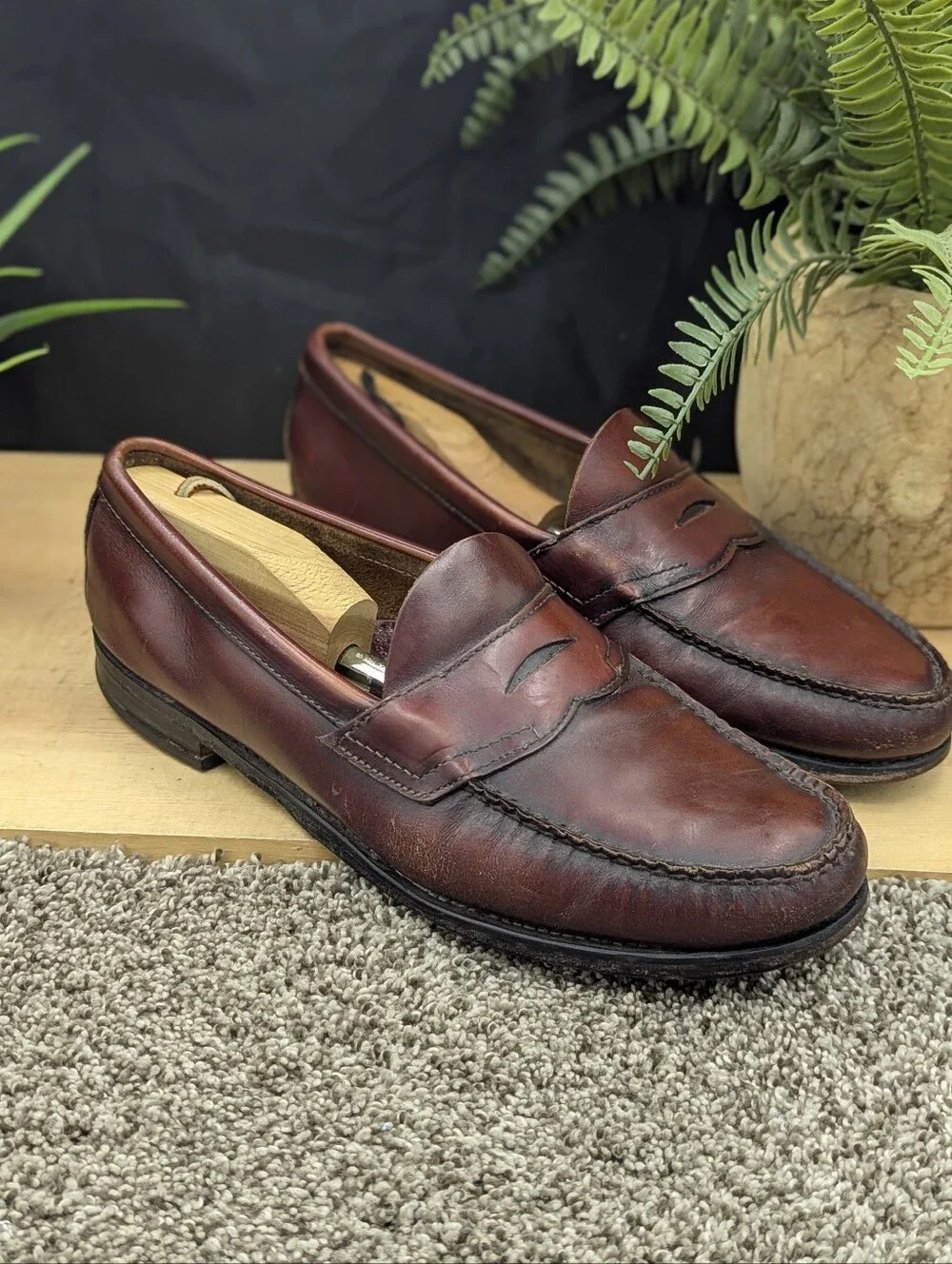 G.H. Bass Weejuns Mens Size 10.5D Black Cherry Leather Penny Loafers Dress Shoes